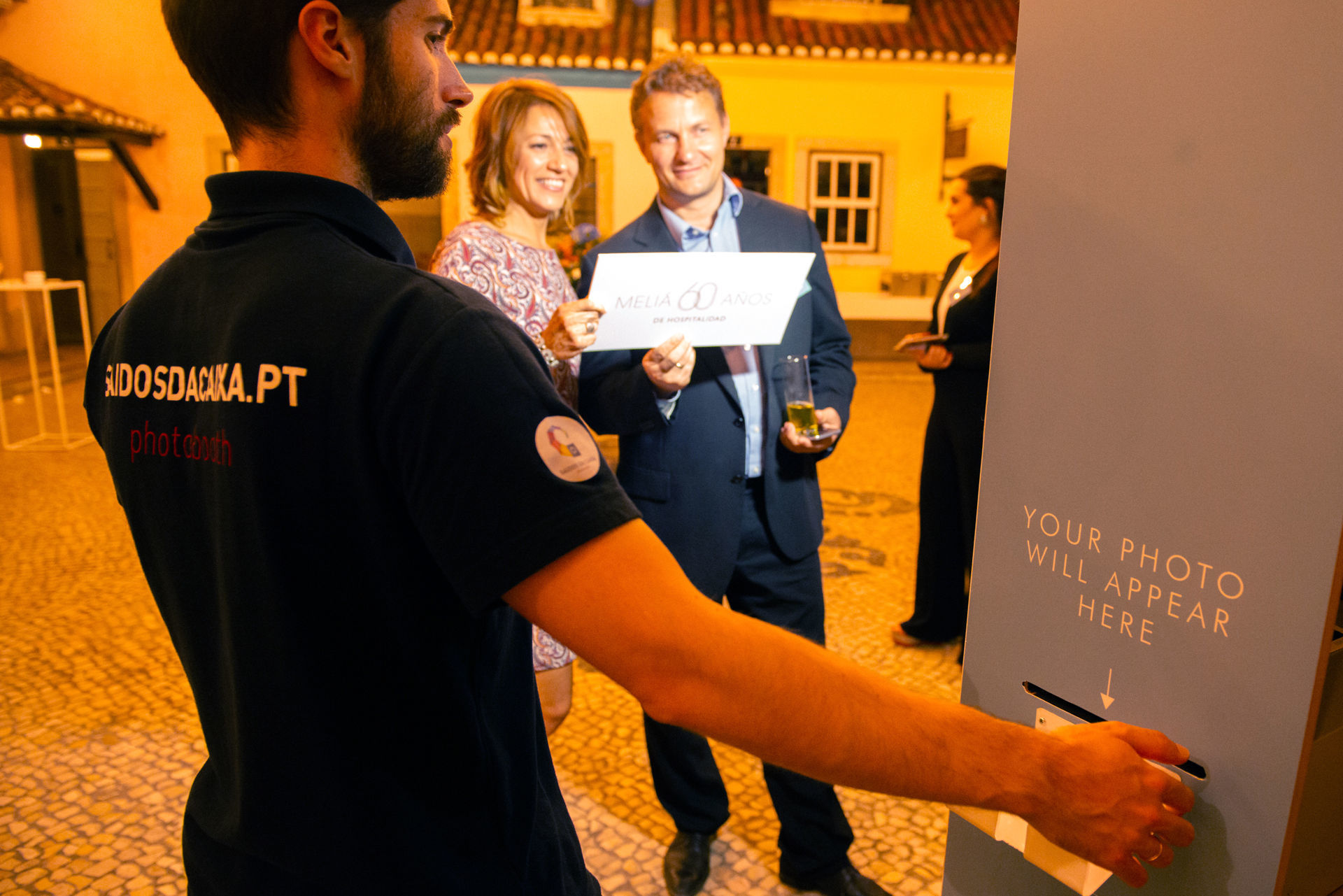 Foto 5 Reasons Why Everyone Loves Photo Booths at Weddings & Events Foto 5 Reasons Why Everyone Loves Photo Booths at Weddings & Events - Imagem 4